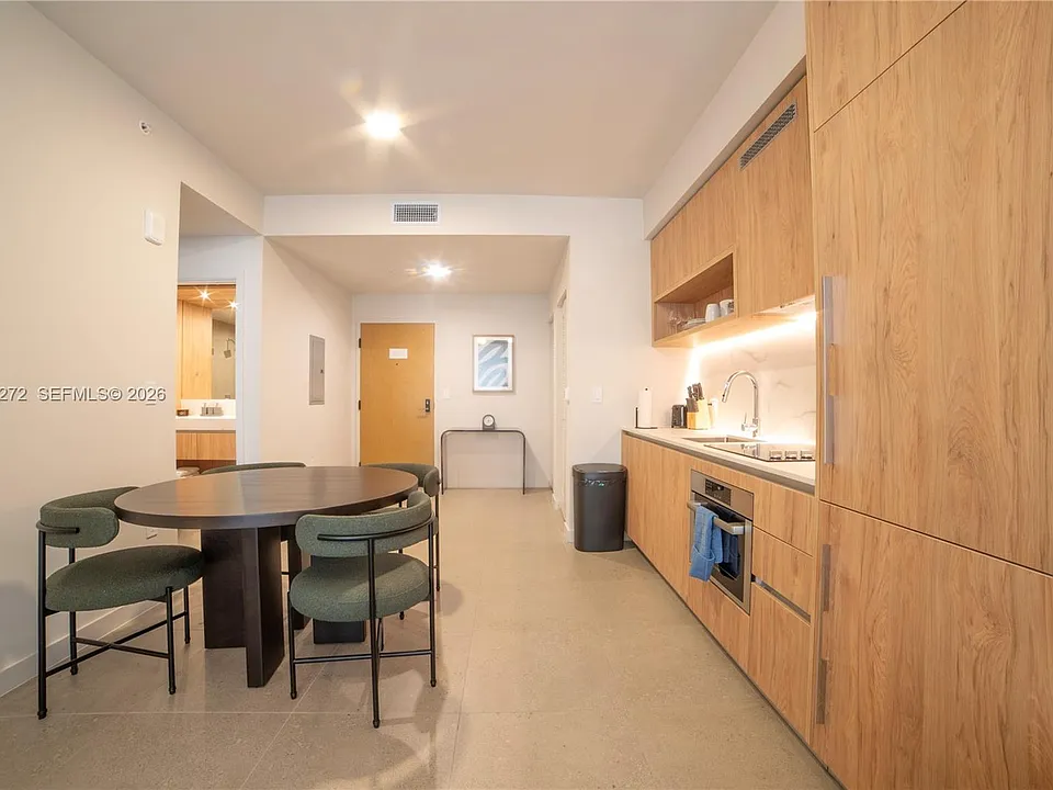 11 NE 6th 1403 Miami #1403