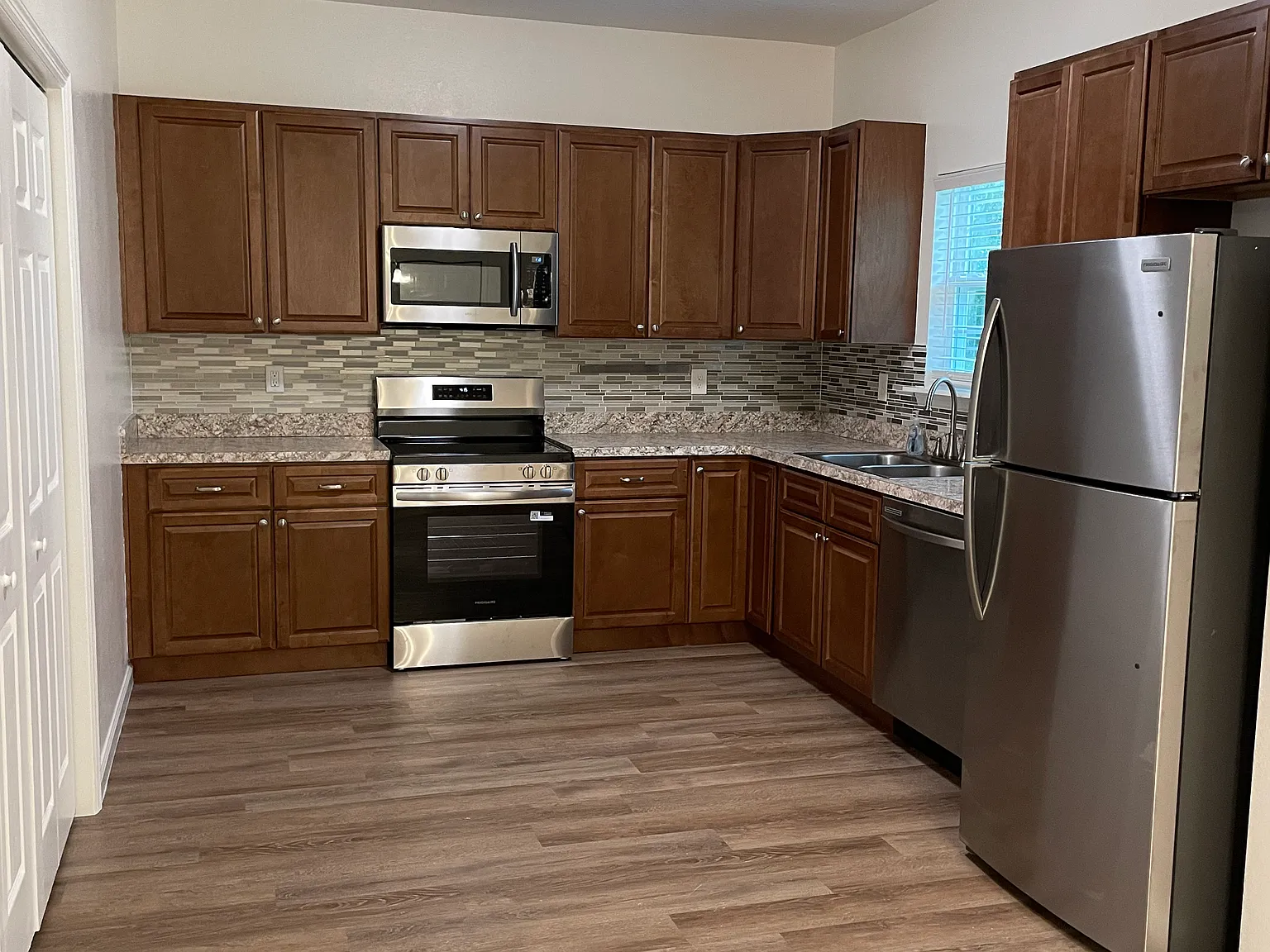 3 bed, 1162 sqft, $1,800 — Photo 4