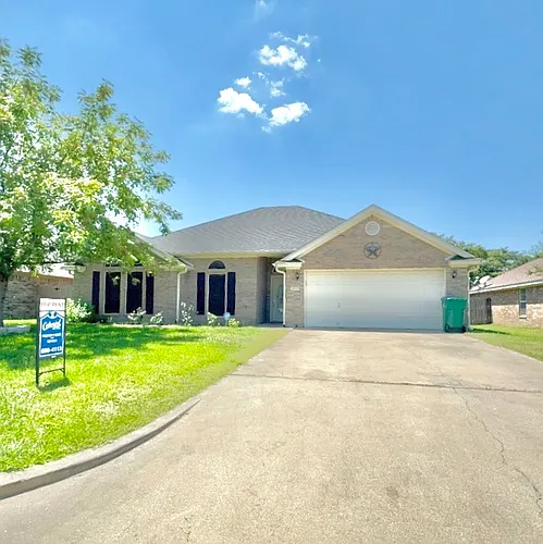 2032 Stonehenge Dr Photo 1