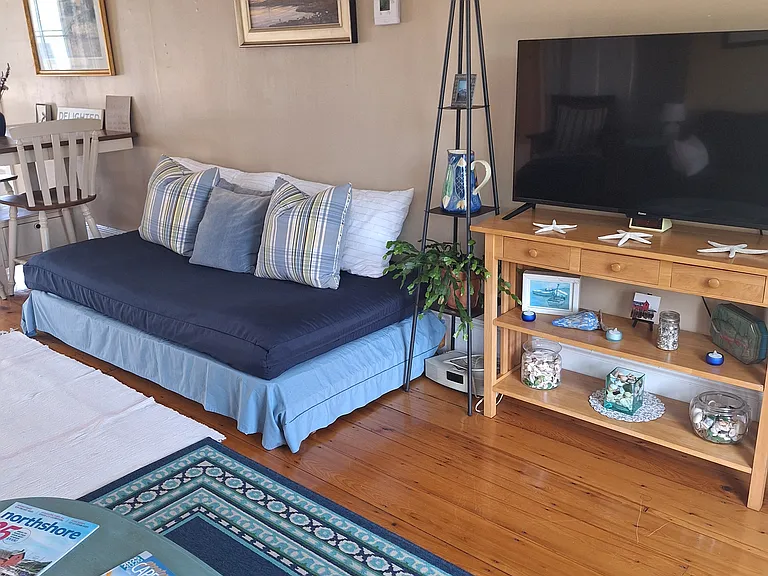 6 Pleasant St — Photo 6