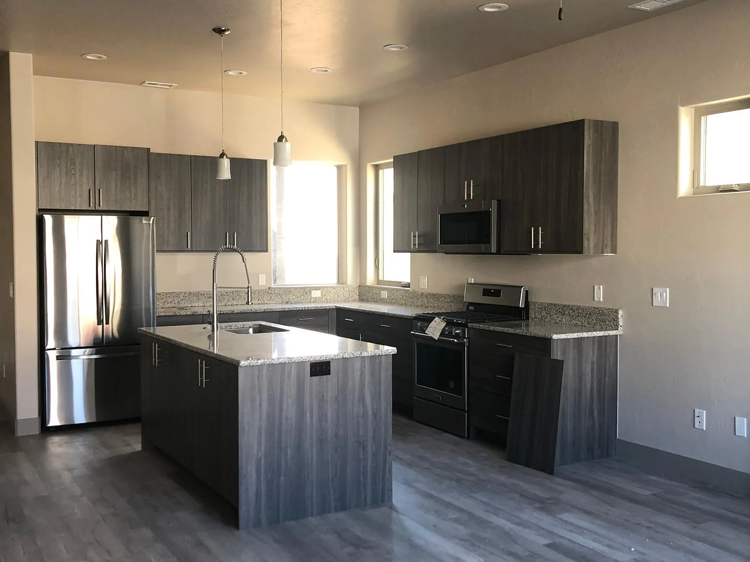 3 bed, 1786 sqft, $2,500 — Photo 4