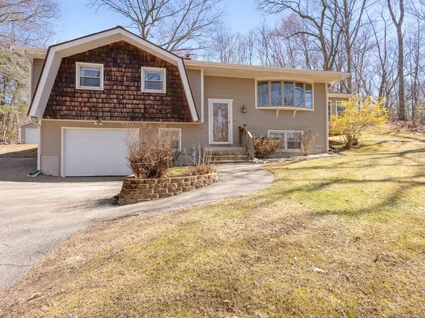 43 Locust St, Bellingham, MA 02019