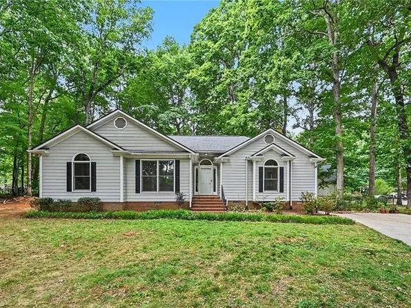 1135 Cedar Ridge Dr, Mebane, NC 27302