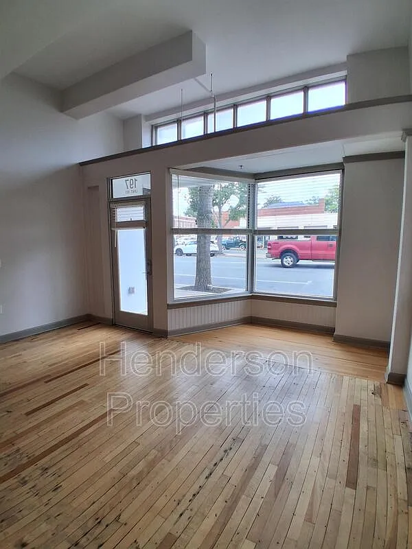 197 N 2nd St — Photo 3