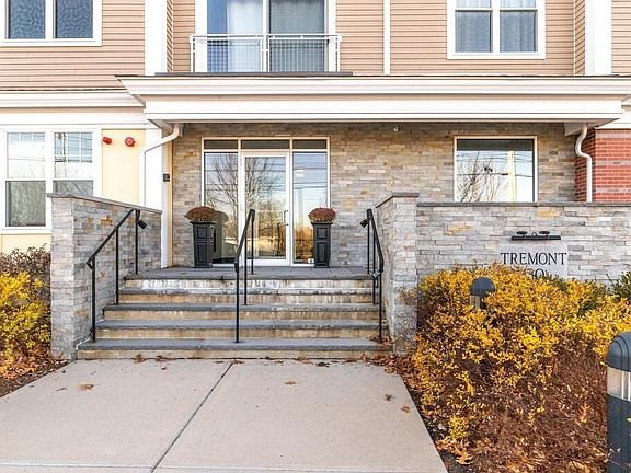 2nd image of 130 Tremont St #408