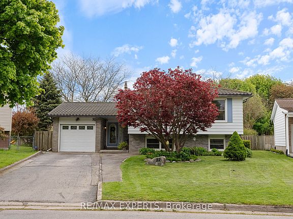 5th image of 32 Crestlynn Cres