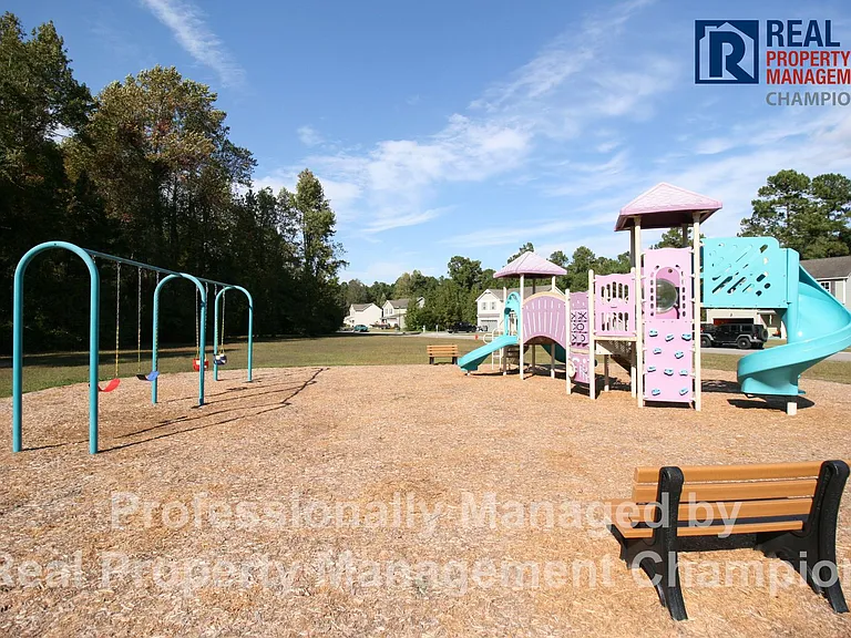 204 Murifield Dr — Photo 40