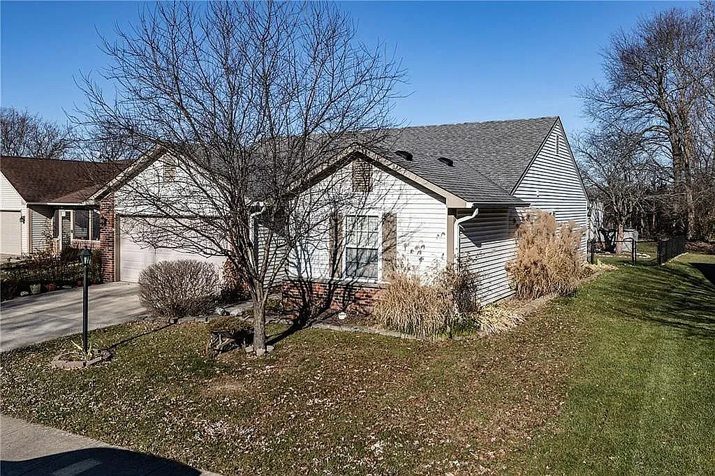 3 bed, 1304 sqft, $2,150 — Photo 3