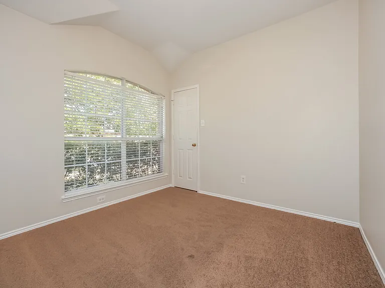 773 Silverbrook Dr — Photo 11