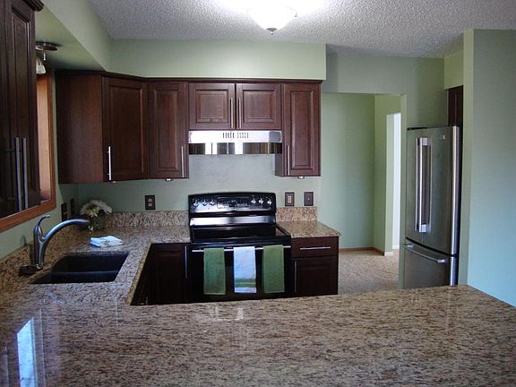 5th image of 2661 Copper Cliff Trl