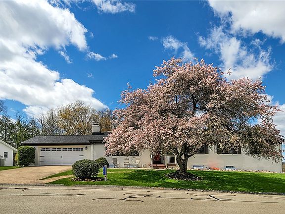 3rd image of 3470 Mac Arthur Dr