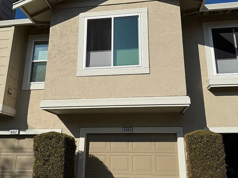 4933 Conway Ter — Photo 2