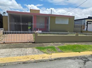 8th Calle 8 #URB, Catano, PR 00962