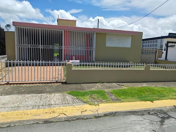 8th Calle 8 #Urb, Catano, PR 00962