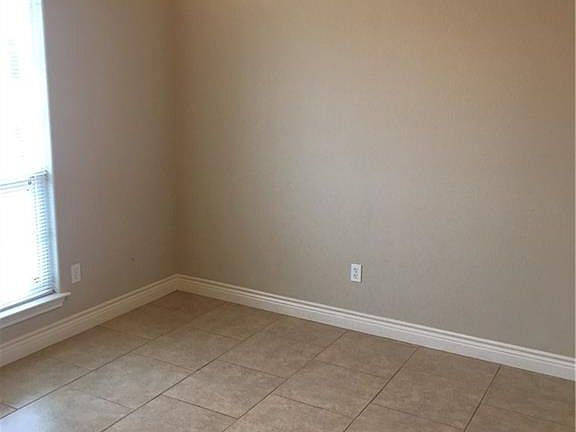 5th image of 15221 Barataria Dr