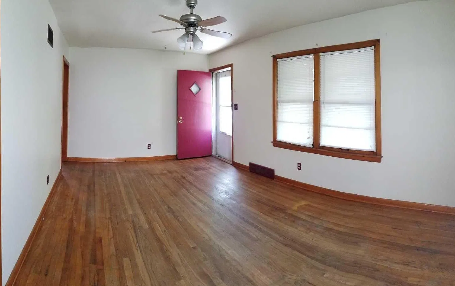 2 bed, 900 sqft, $825 — Photo 2