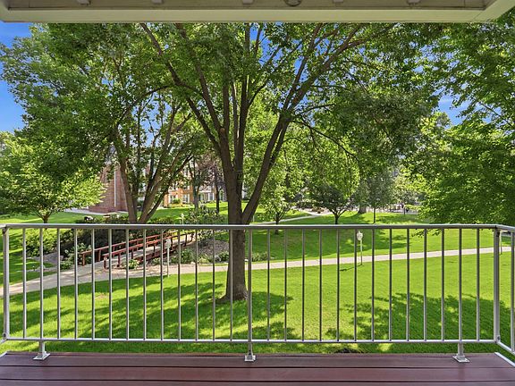 5th image of 2904 W 33rd St APT 228