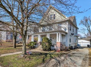 807 W Washington St, Bloomington, IL 61701