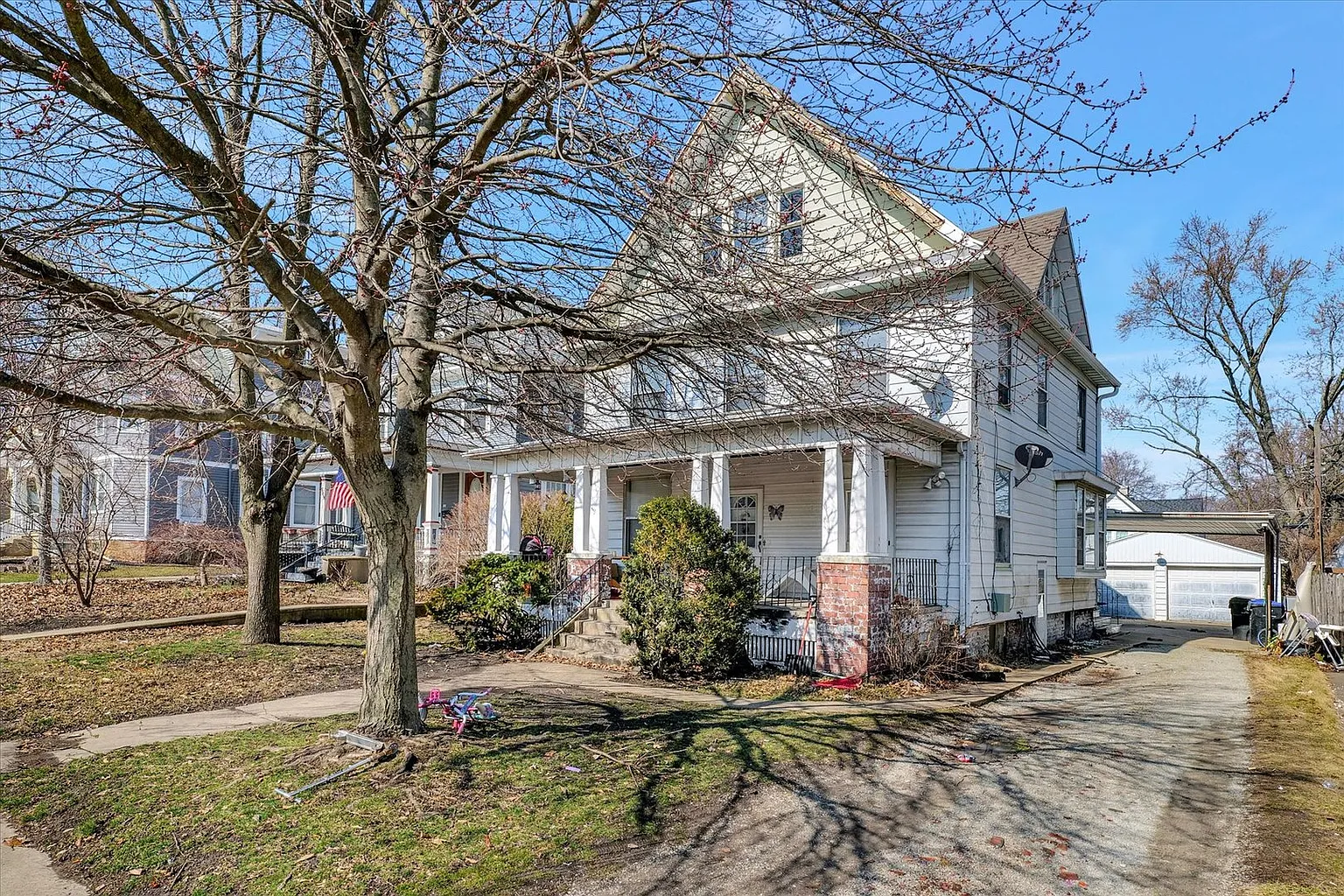 807 W Washington St photo 1