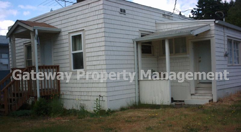 2nd image of 320-322 W Pine St