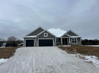 621 Wickland Way, Colgate, WI 53017