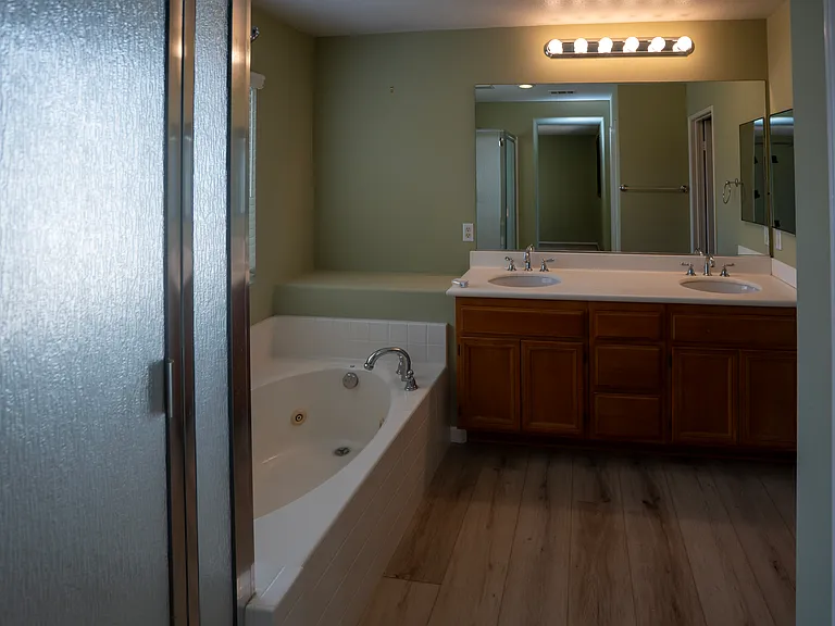 60 Crocus St — Photo 10