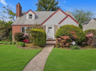 29 Fenway, Rockville Centre, NY 11570