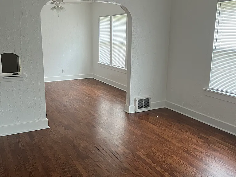 1527 New Madrid St — Photo 11