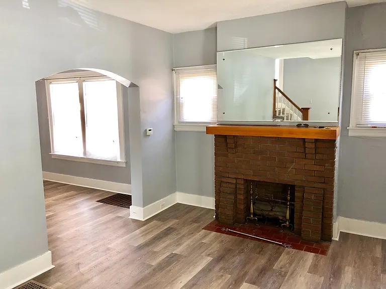 1224 Central Ave — Photo 3