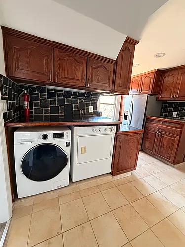 271 1st St Photo 1