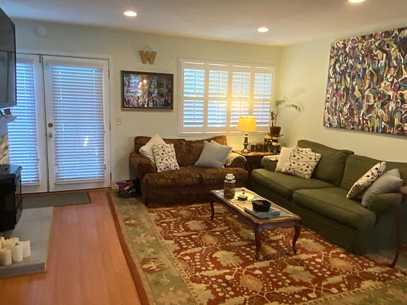 Lots of room in living and dining area - open concept living.