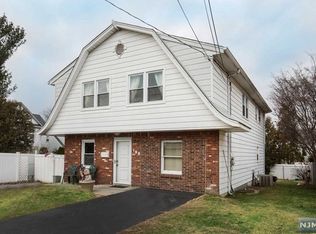 198 W Quackenbush Ave, Dumont, NJ 07628