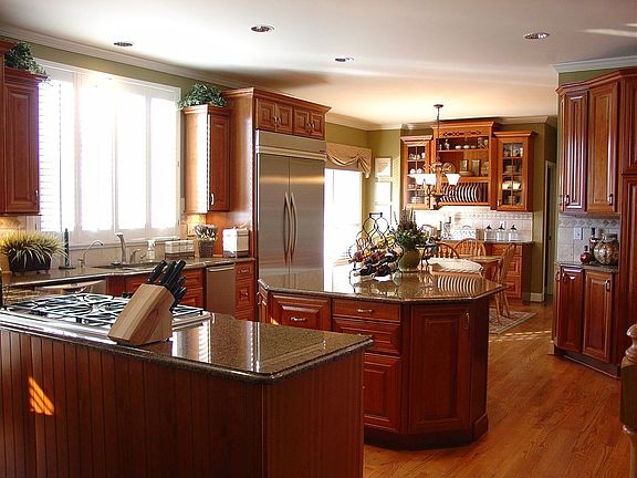 Designer Gourmet Kitchen