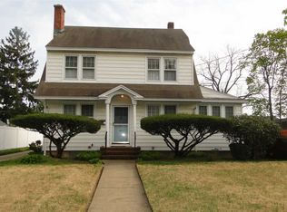 217 Porterfield Pl, Freeport, NY 11520