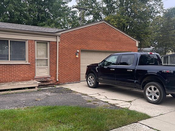 Side garage