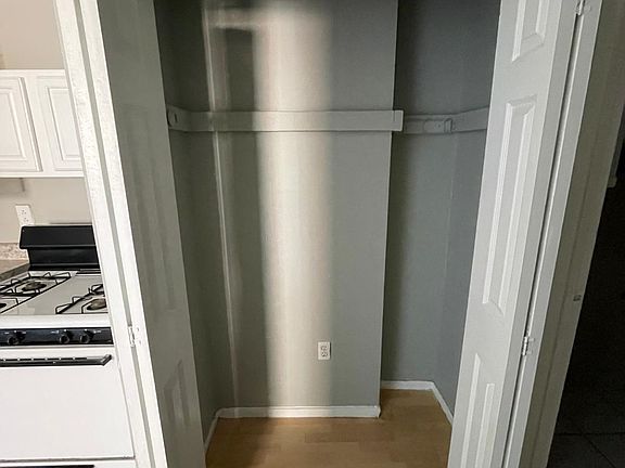 4th image of 5 Graham St Floor 1