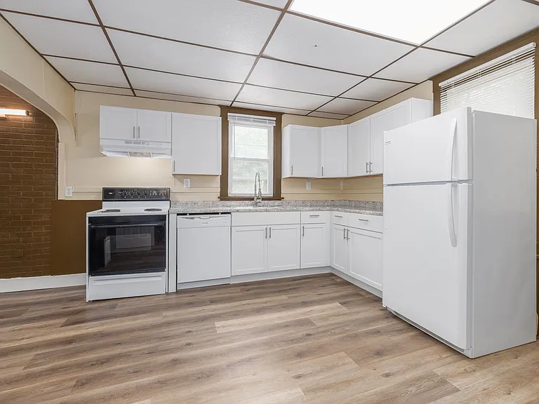 343 N Main St — Photo 10