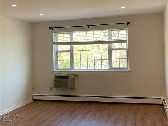3rd image of 3 Consulate Dr APT 4-H