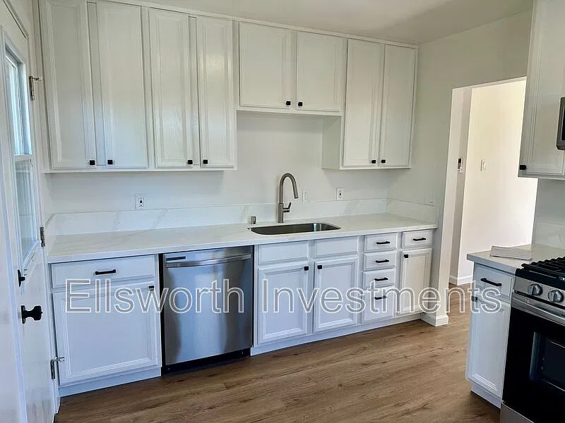 1 bed, 1.0 bath, 525 sqft, $2,495 — Photo 2