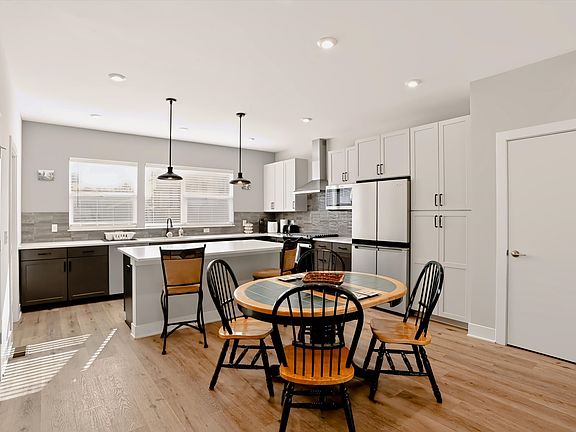 4th image of 2127 College Ave