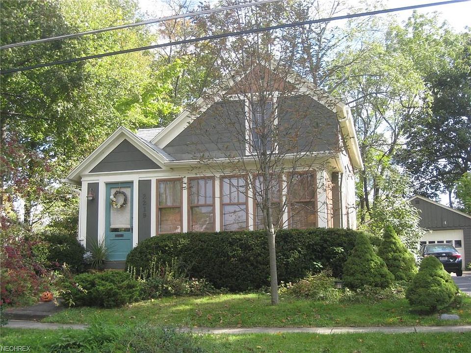 1st image of 2219 6th St