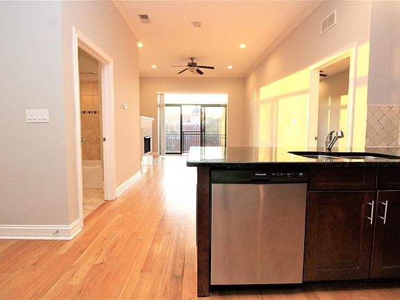 5th image of 4651 N Greenview Ave APT 311