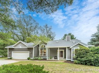 725 Silver Creek Rd, Whitehall, MI 49461