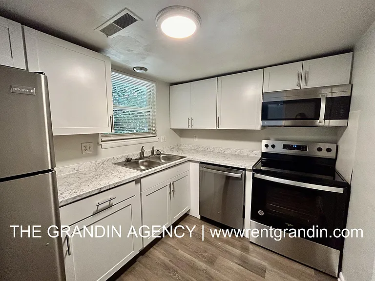 5335 Carolyn Cir #5335 — Photo 8