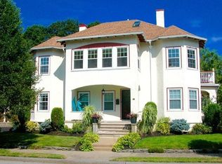 55 Lothrop St #1, Newtonville, MA 02460