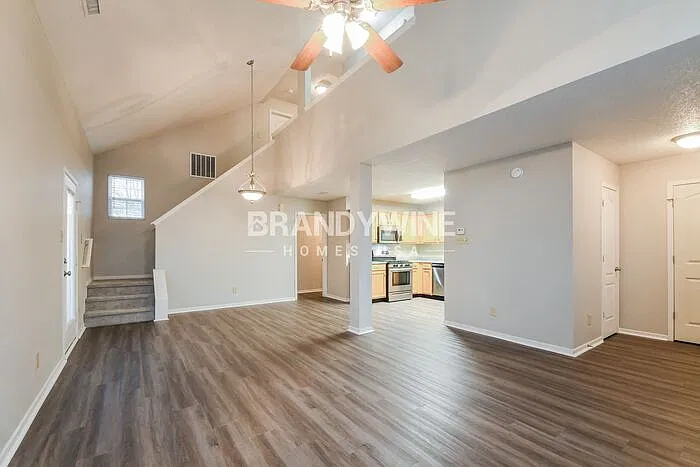 3 bed, 2.0 bath, 1762 sqft, $2,140 — Photo 4