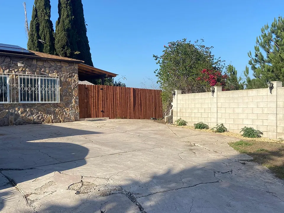 El Prado Ave