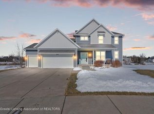 612 Launch Point Dr, Perry, MI 48872