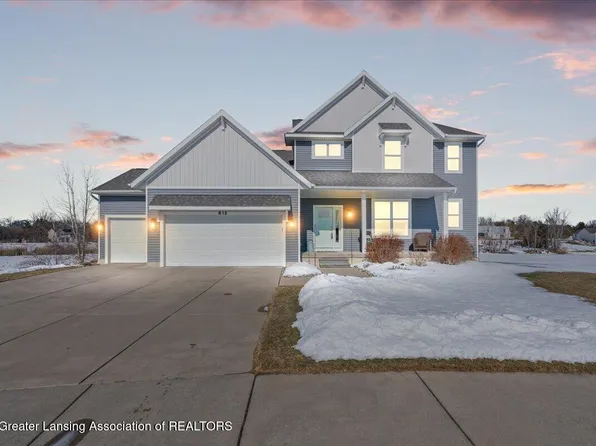 612 Launch Point Dr, Perry, MI 48872