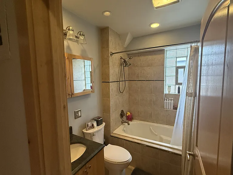 2237 Meade St — Photo 18
